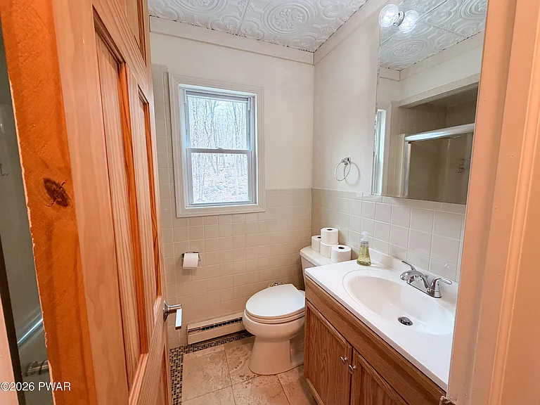 811 Hickory Ct — Photo 10