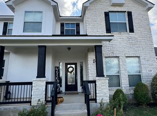 129 Grand Vw, Floresville, TX 78114