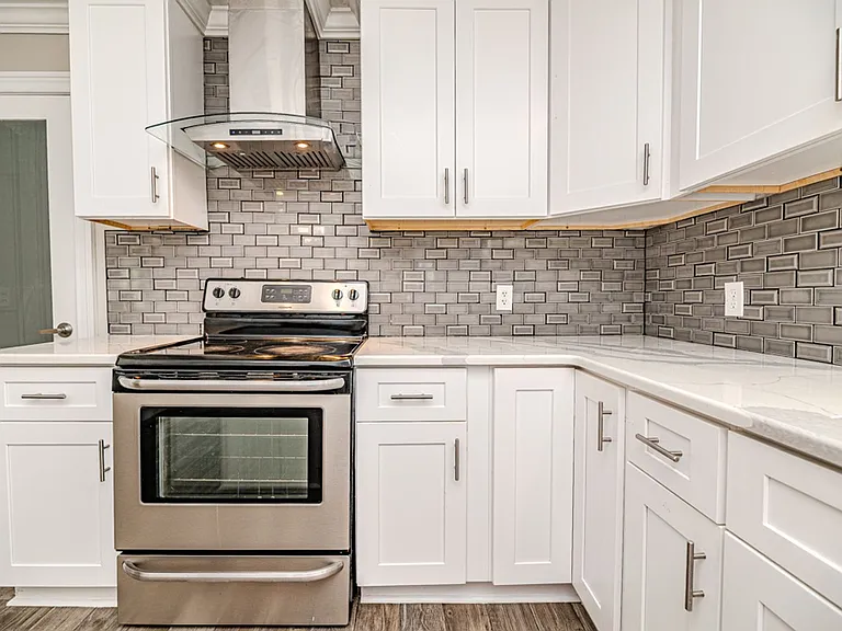 310 Park Ave — Photo 14