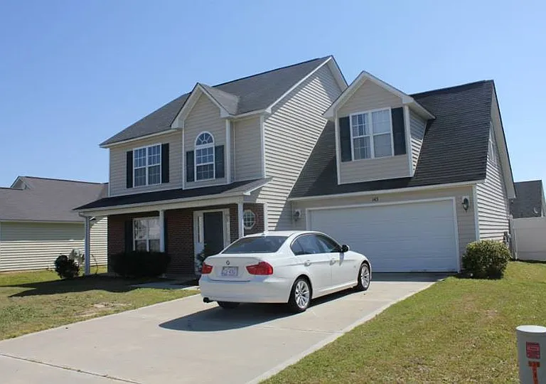 143 Bennington Dr — Photo 1