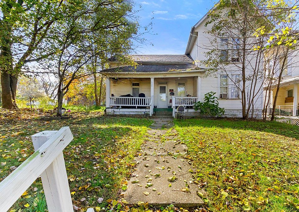 2nd image of 325 W 4th St
