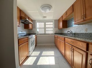 155 N 9th St #3, Philadelphia, PA 19107
