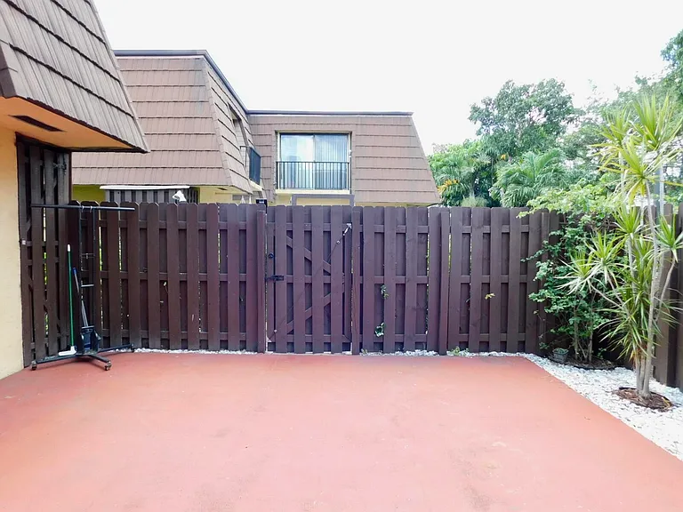 4155 Turnberry Cir #29 — Photo 46