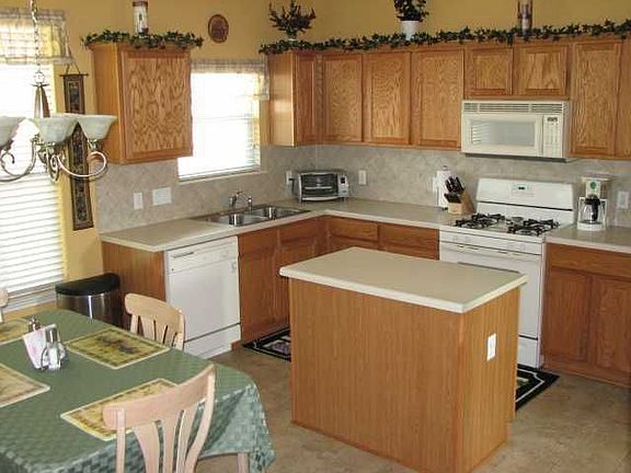 2nd image of 1604 Candelaria Mesa Dr