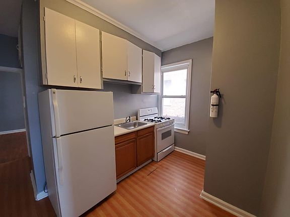 2nd image of 680-682 Summer Ave #12
