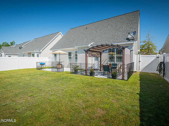 4th image of 1213 Brighton Dr