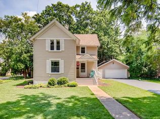 180 Main St, Sugar Grove, IL 60554