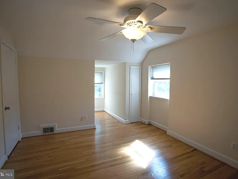 5915 Ryland Dr — Photo 22