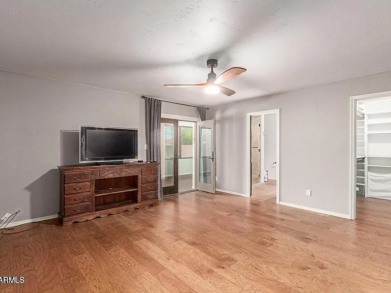 239 E Aster Dr — Photo 12