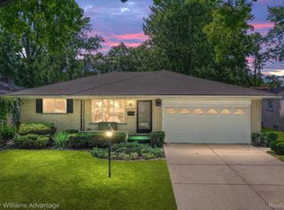 6499 Cambridge St, Dearborn Heights, MI 48127