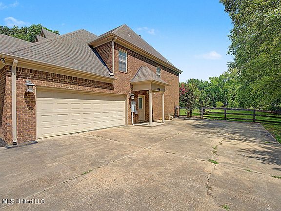 5th image of 6570 Rolling Hills Dr