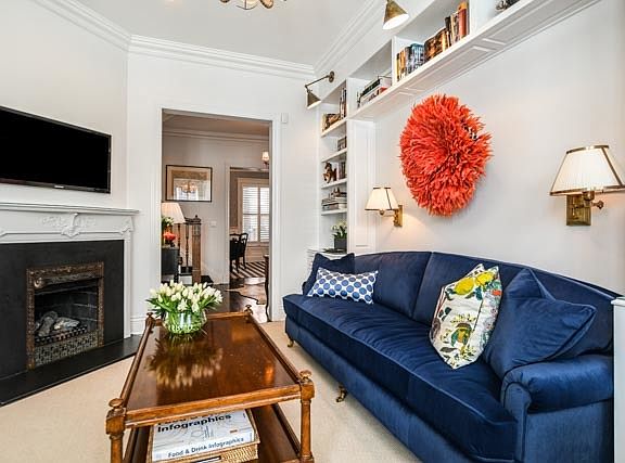 5th image of 566 W Arlington Pl