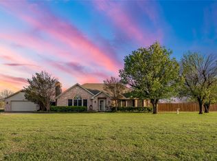 395 Lazy Acres Dr, Woodway, TX 76712