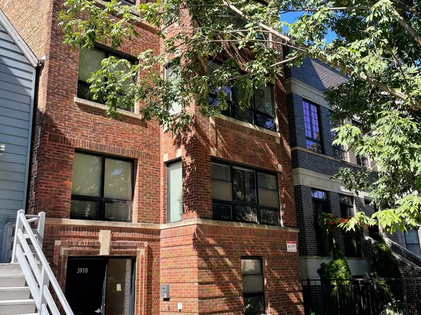 3910 N Janssen Ave #G, Chicago, IL 60613