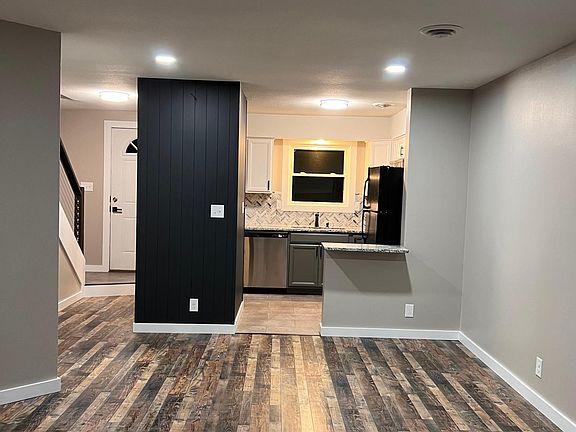 3rd image of 110 Azalea Ct #C8