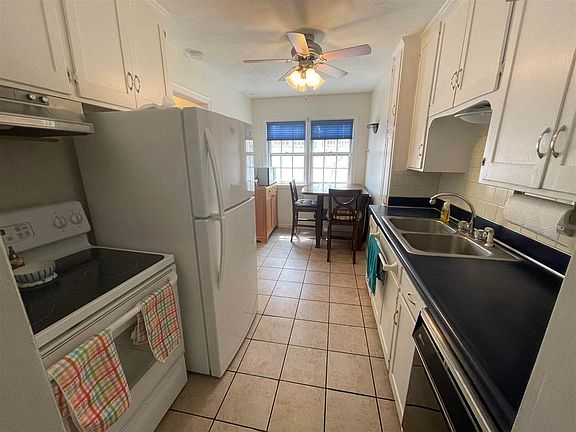 4th image of 2603 W Koenig St