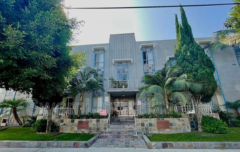 2 bed, 2.0 bath, 950 sqft, $2,295 — Photo 3