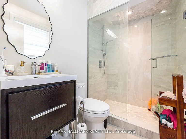 16 Paultiel Dr W — Photo 8