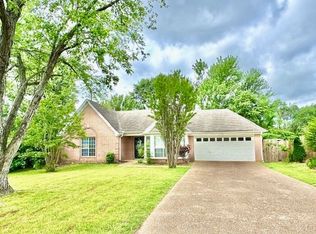 1251 Breezy Gate Dr, Cordova, TN 38018