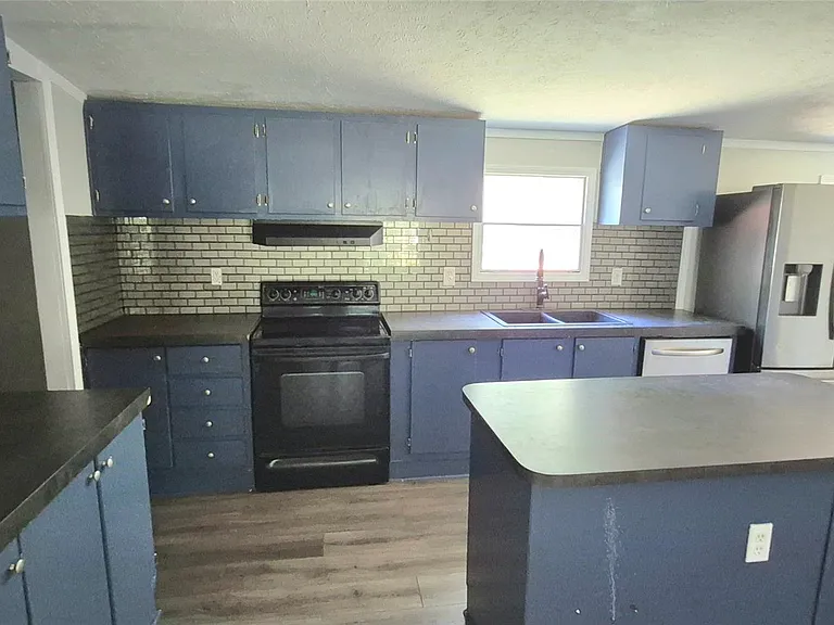 24321 Cherry Hill Dr — Photo 8