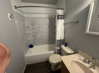 1135 S Oakland Ave, Green Bay, WI 54304