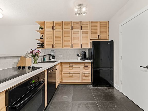 2nd image of 1177 Hornby St #808