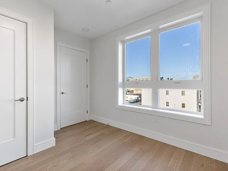 301 Border St #401 — Photo 7