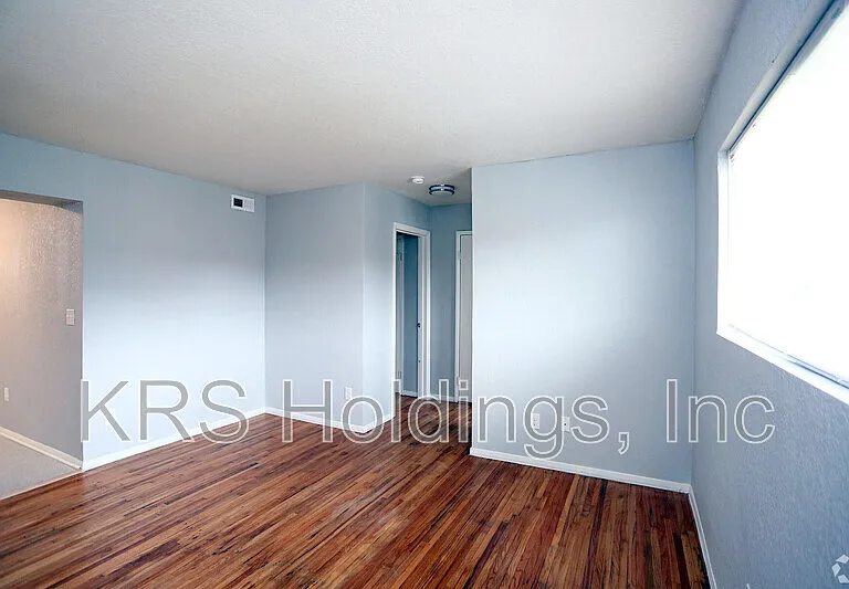 4347 Newsome Dr — Photo 2