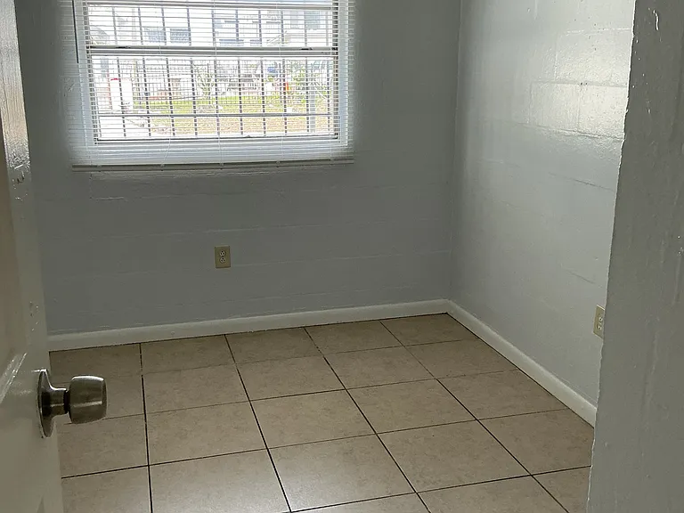 621 W South St #1 — Photo 11