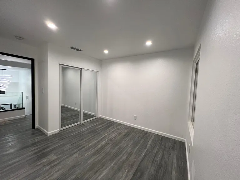 2242 Gregory Ave — Photo 25