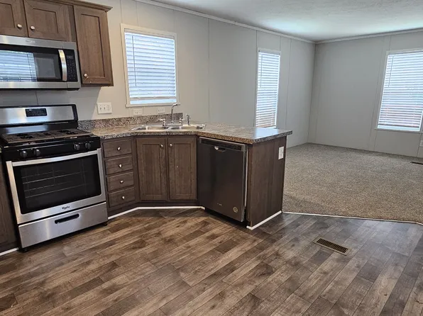 80 Mulberry, Belleville, MI