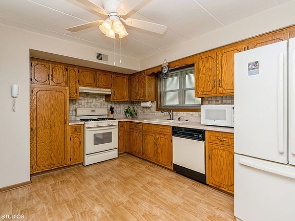 2nd image of 17001 Grissom Dr APT 2S