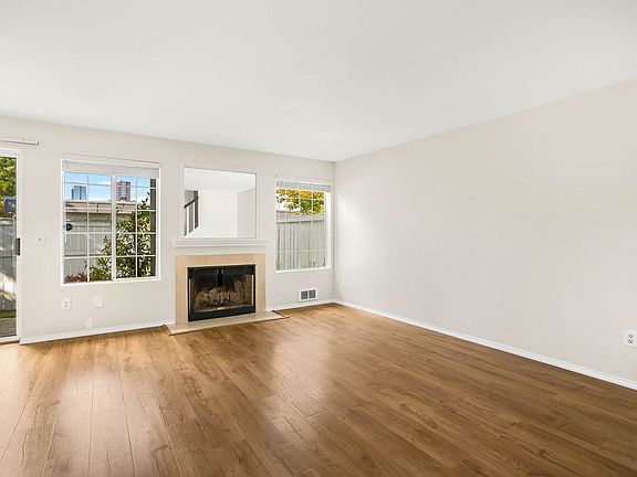 5th image of 616 122nd Ave NE