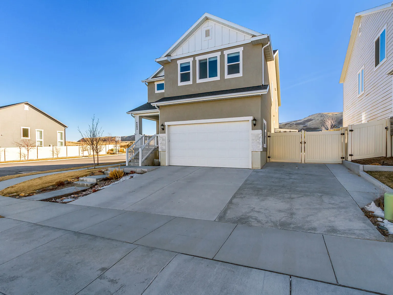 4493 W Wharton Dr — Photo 3