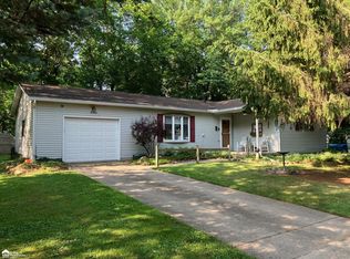 510 Hickory St, Linden, MI 48451