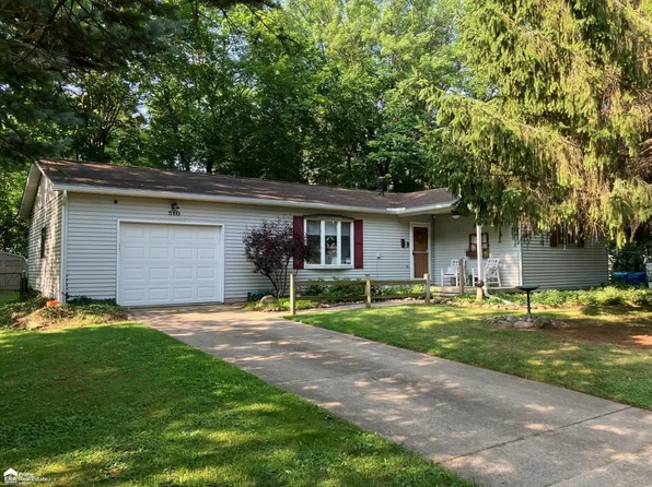 510 Hickory St, Linden, MI 48451