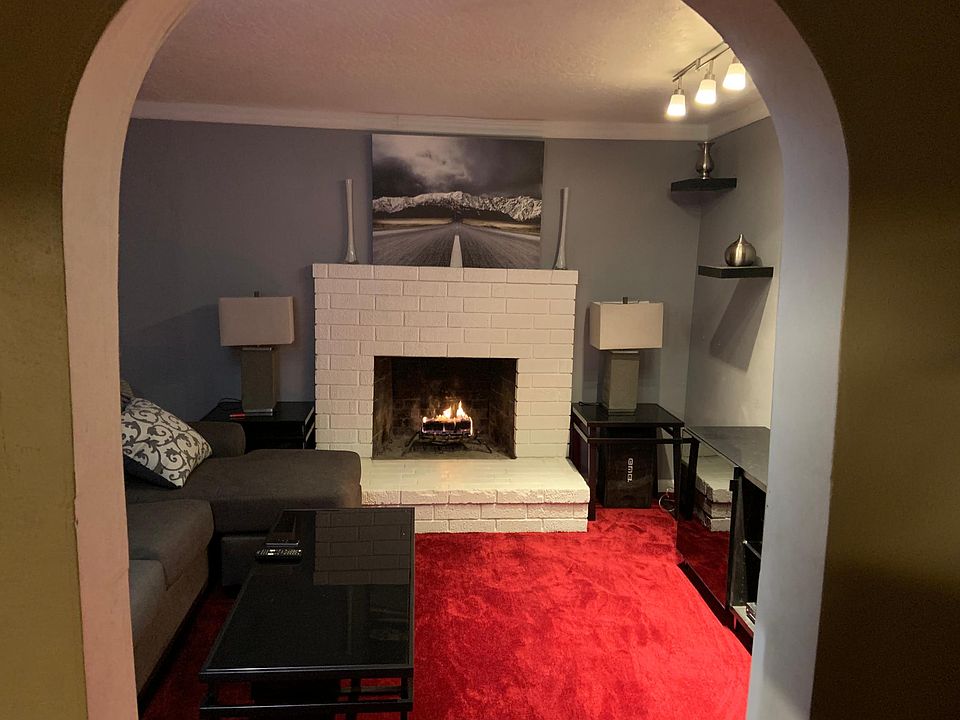 Carpet is now GREY