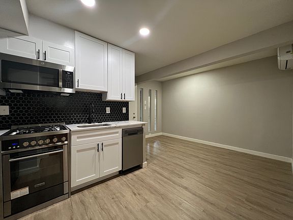 4th image of 1210 1/2 Lorrain St #108