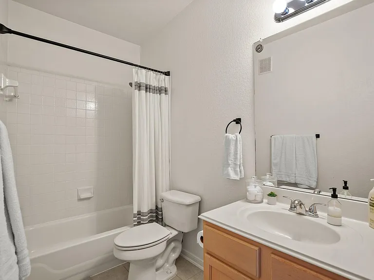 2100 Pipers Field Dr #33 — Photo 18