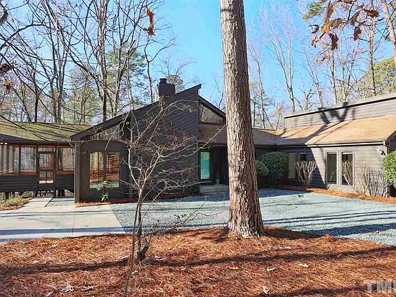 2nd image of 509 Lakeshore Ln