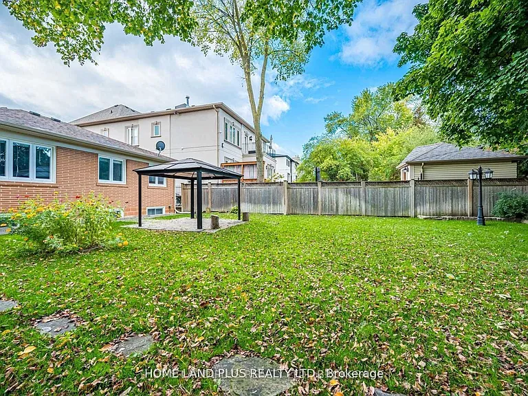 66 Munro Blvd — Photo 26