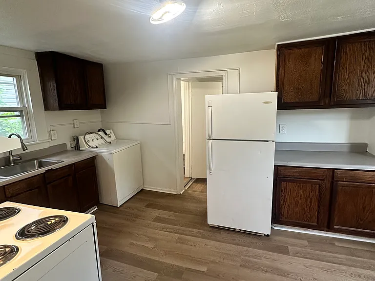3239 Marne Ave — Photo 7