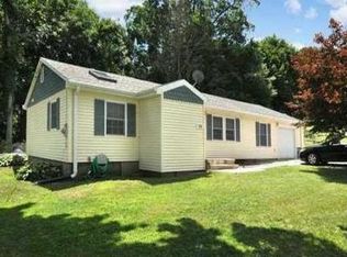 115 Plum Point Rd, Saunderstown, RI 02874