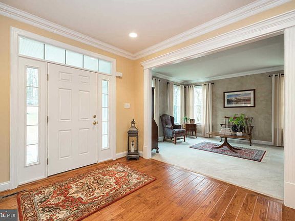4th image of 45 Margil Farm Dr