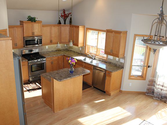 5th image of 1743 6th St E