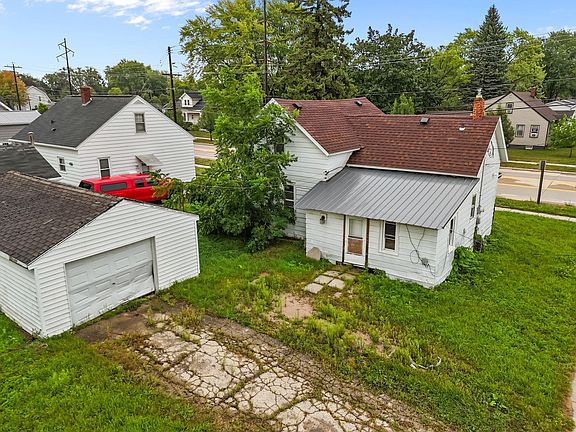 2nd image of 203 N 8th St