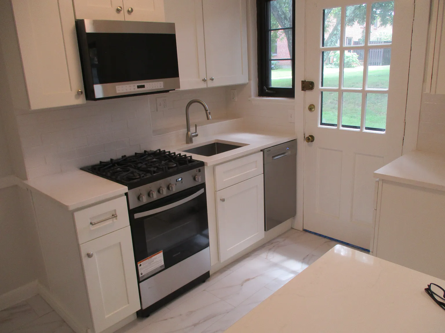 2 bed, 874 sqft, $2,800 — Photo 4