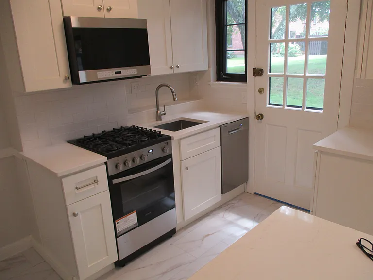 52 Grant Ave — Photo 4