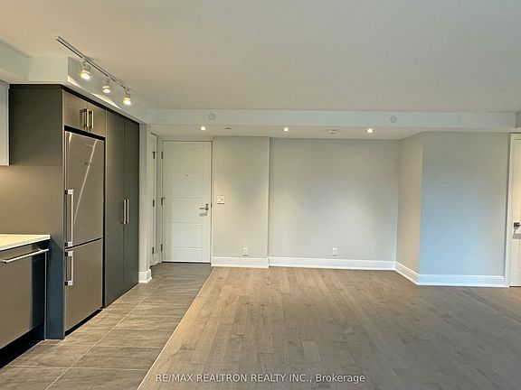 3rd image of 11 Walmer Rd #105