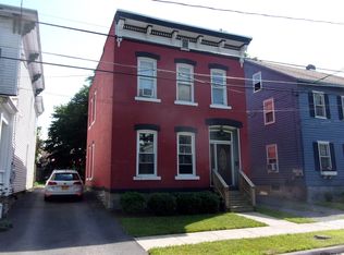 10 McMartin St, Johnstown, NY 12095